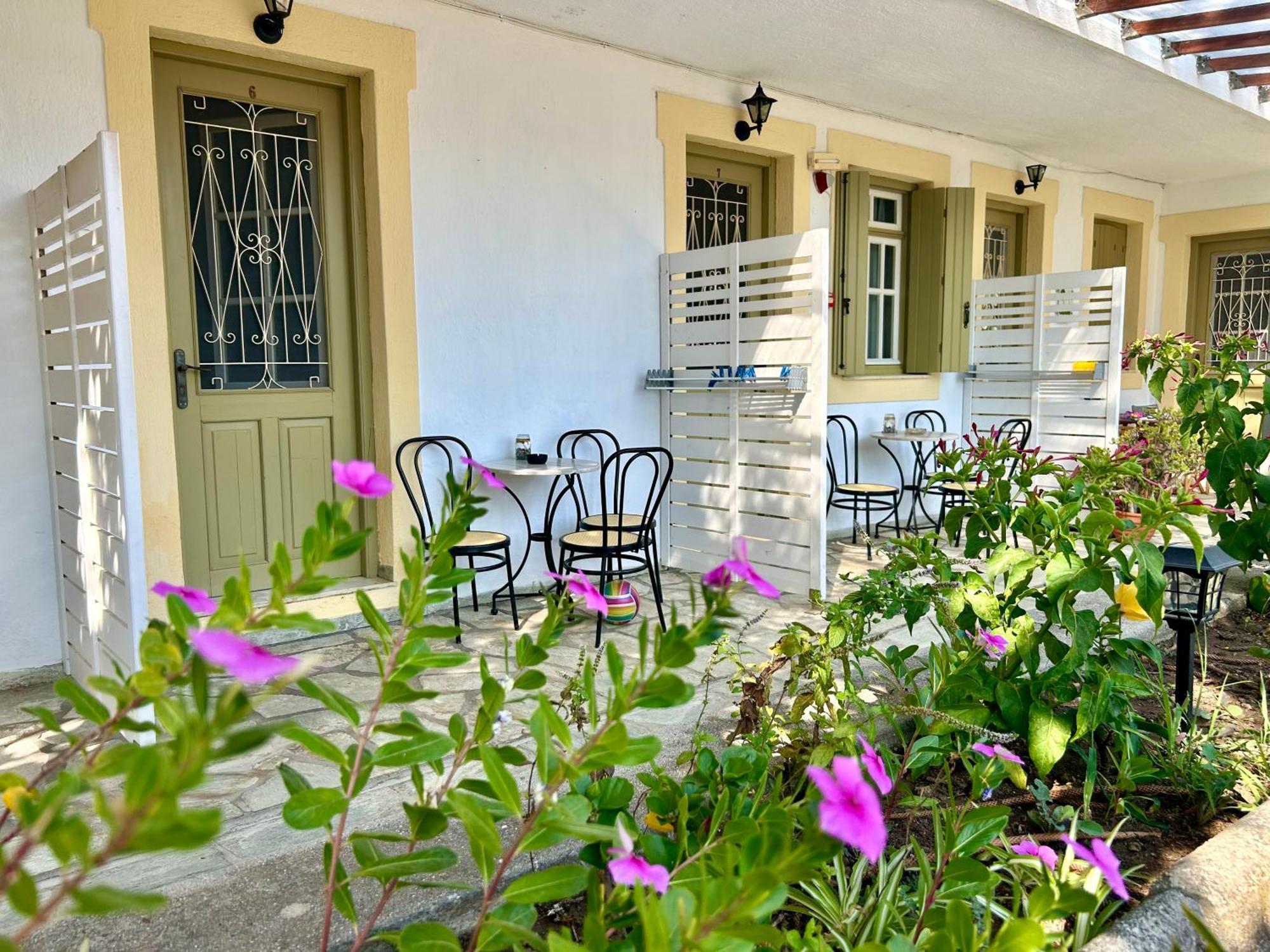 Pansion Episkopi Studios Skopelos Eksteriør billede